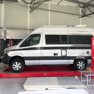 Демонтаж люка на Mercedes Sprinter Grand Canyon 5