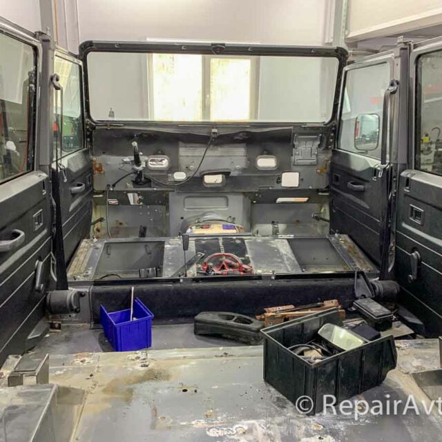 Демонтаж оборудования Land Rover Defender