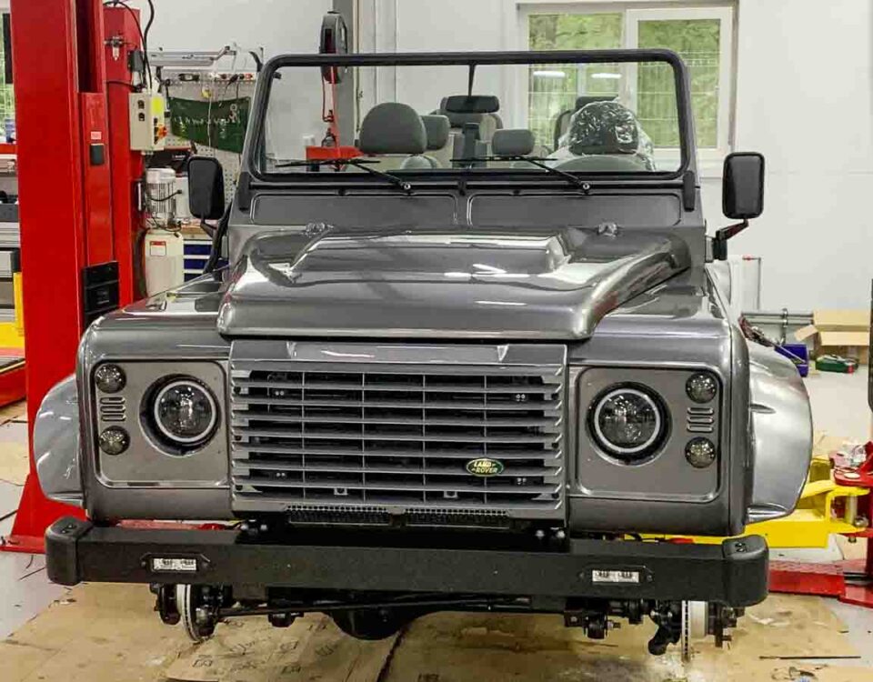 Сборка Land Rover Defender Cabriolet
